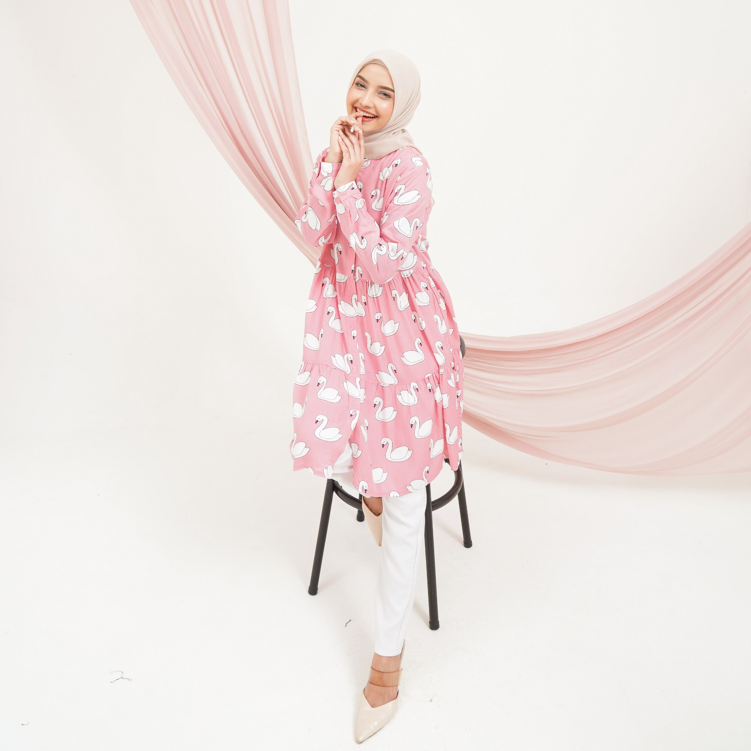 pink swan (6)