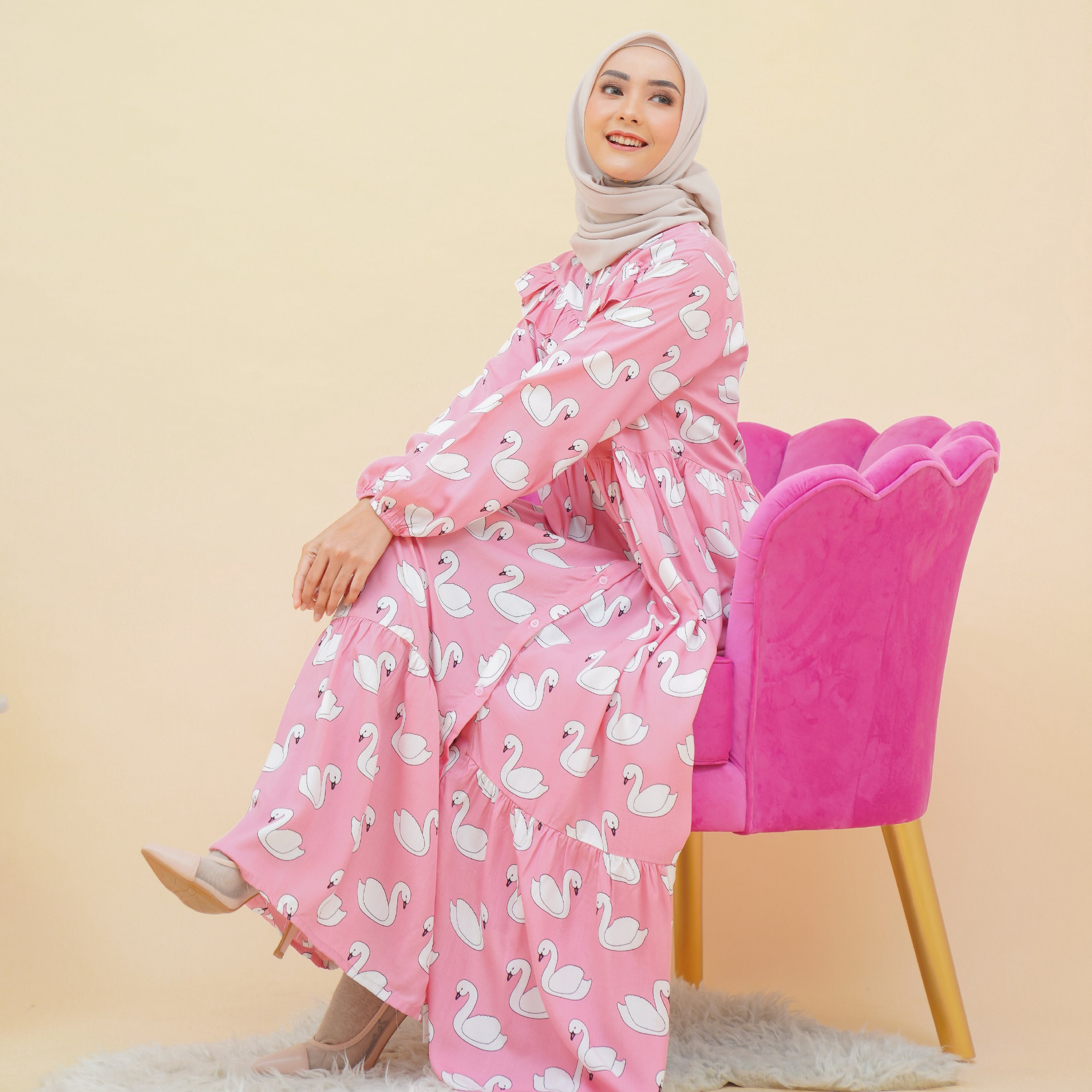 pink swan (7)